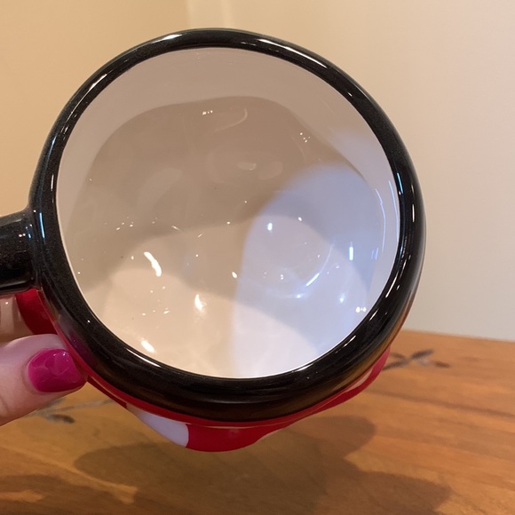 Minnie Mouse skirt mug - Picture 3 of 4